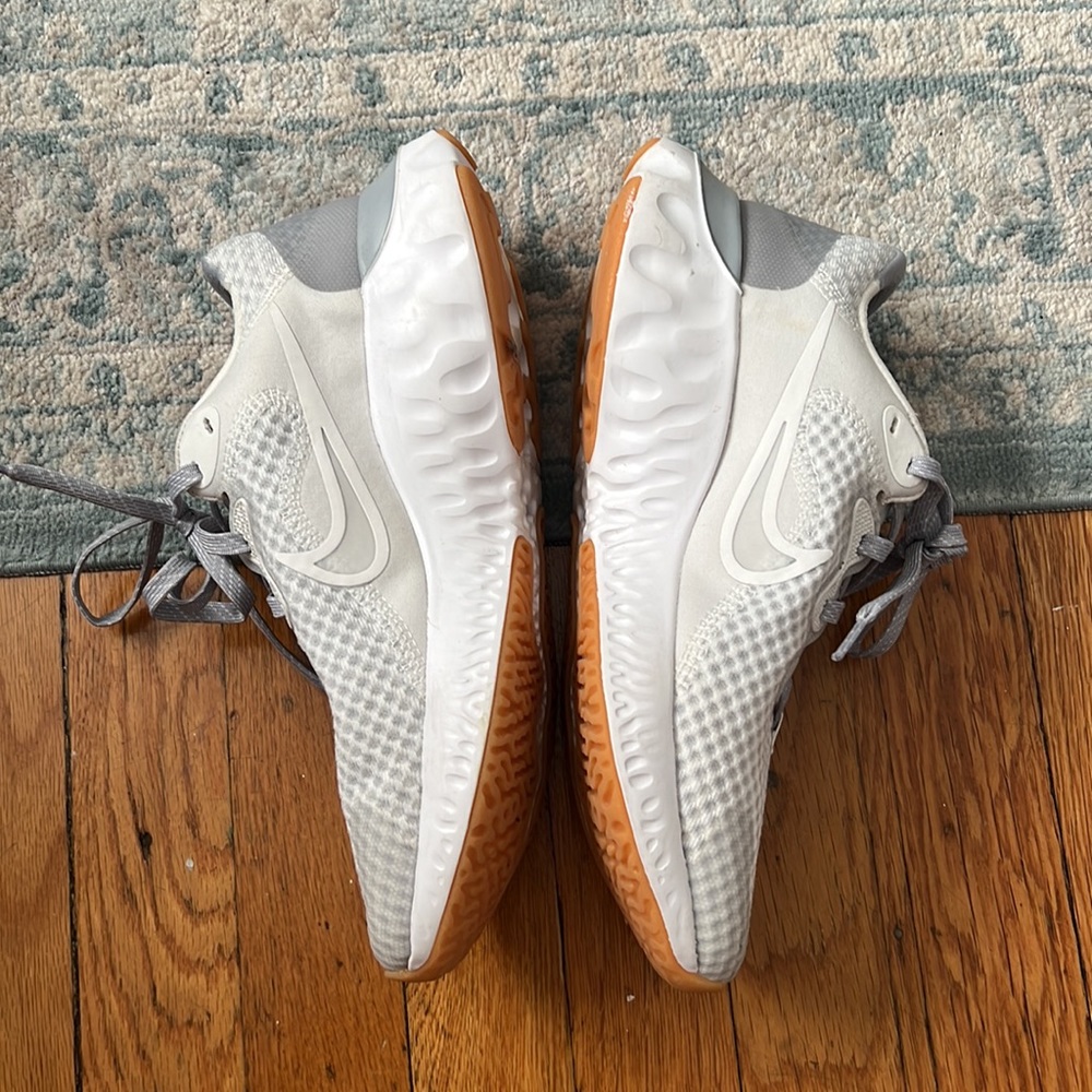 Nike Renew Run 2 Road Running M7/W 8.5